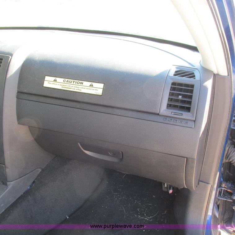 image for item L5366 2009 Dodge Charger SE