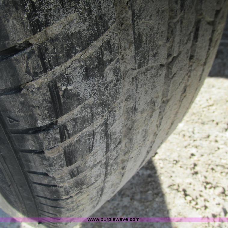 image for item L5367 2008 Dodge Charger SE