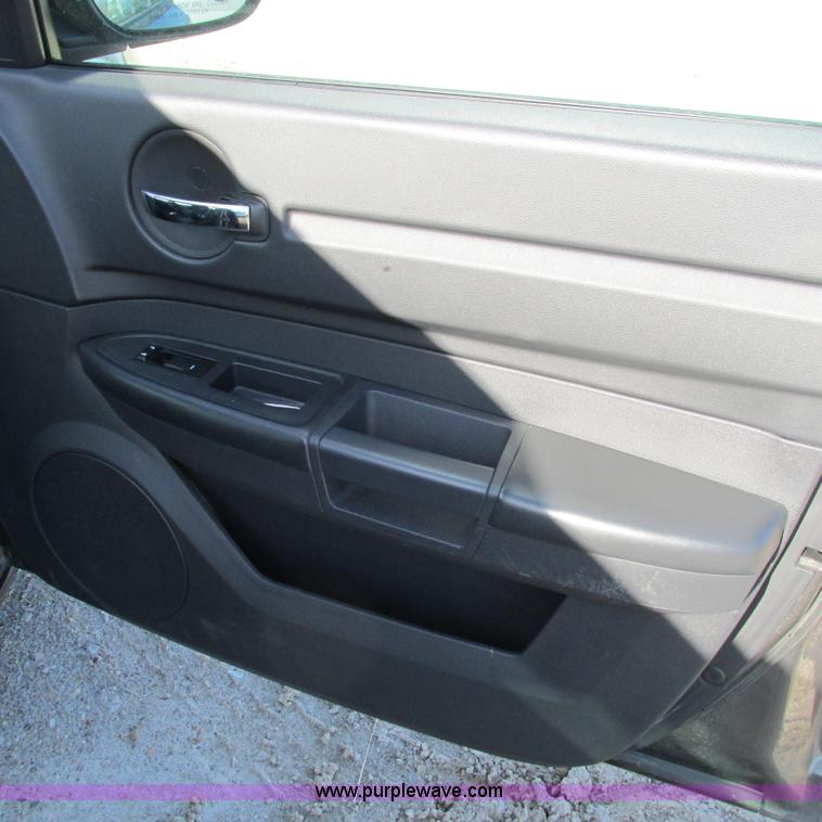 image for item L5367 2008 Dodge Charger SE