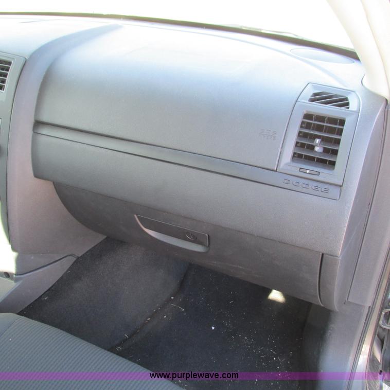 image for item L5367 2008 Dodge Charger SE