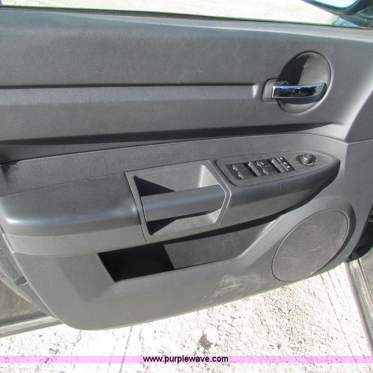 image for item L5367 2008 Dodge Charger SE