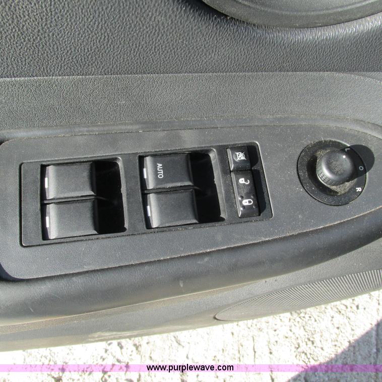 image for item L5367 2008 Dodge Charger SE
