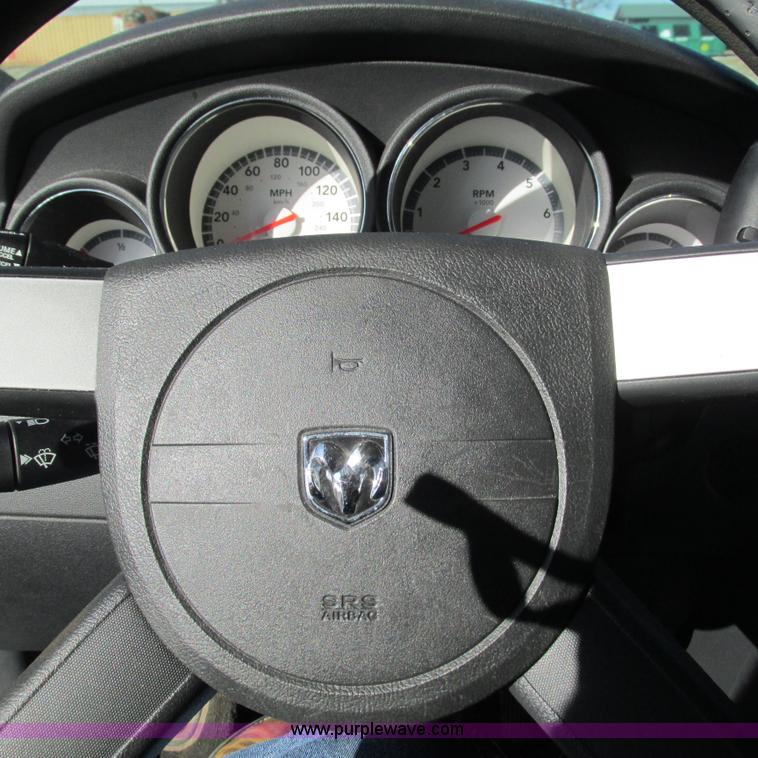image for item L5367 2008 Dodge Charger SE