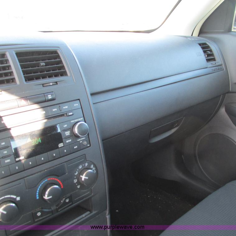 image for item L5367 2008 Dodge Charger SE