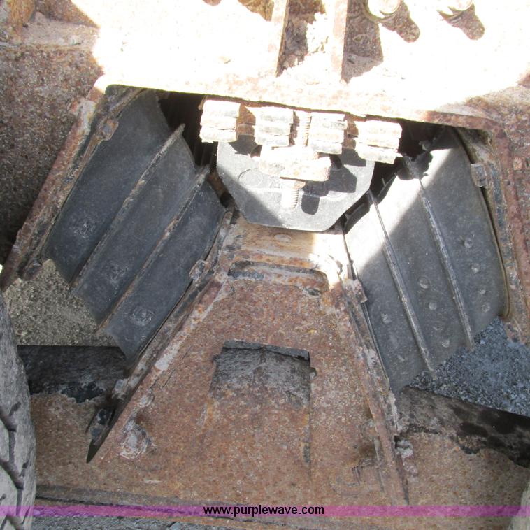 image for item L5368 2003 International 7400 dump truck