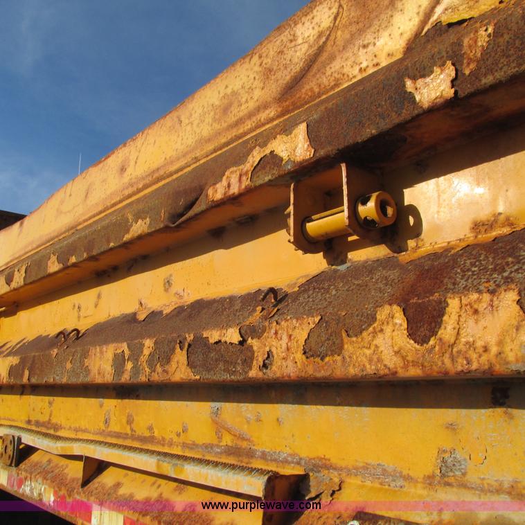 image for item L5368 2003 International 7400 dump truck