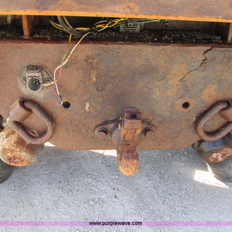 image for item L5368 2003 International 7400 dump truck