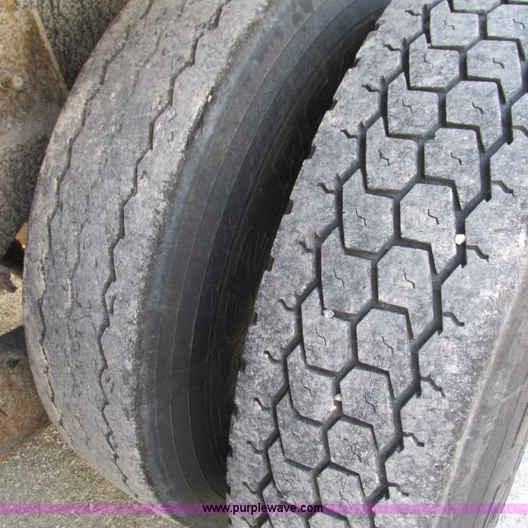 image for item L5368 2003 International 7400 dump truck