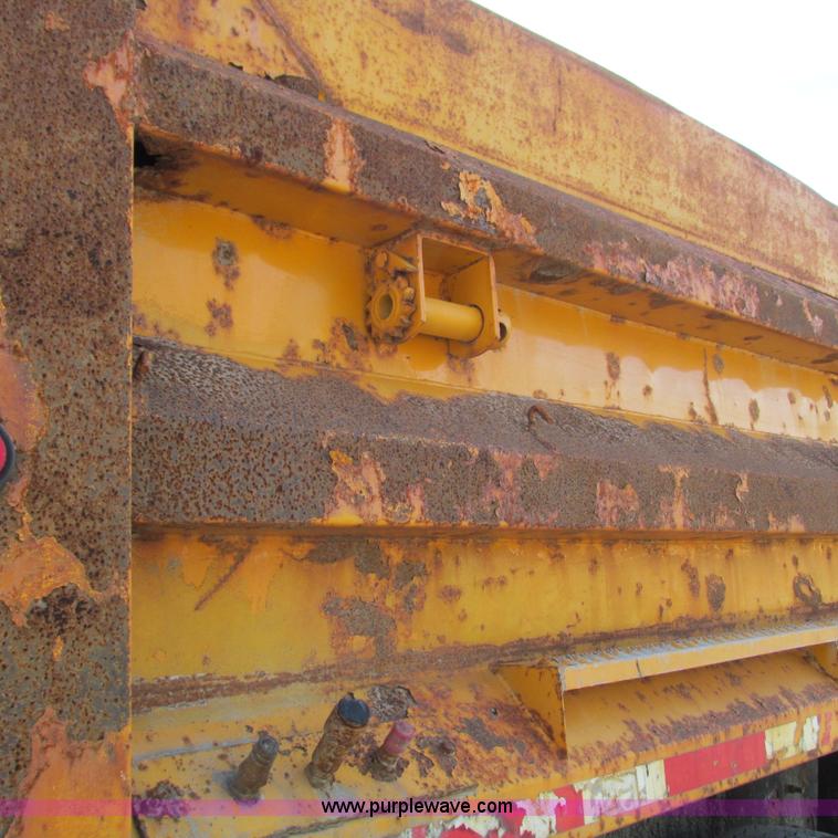 image for item L5368 2003 International 7400 dump truck