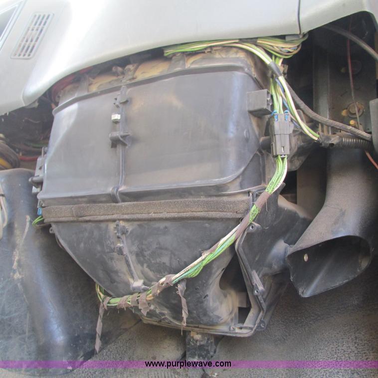 image for item L5368 2003 International 7400 dump truck