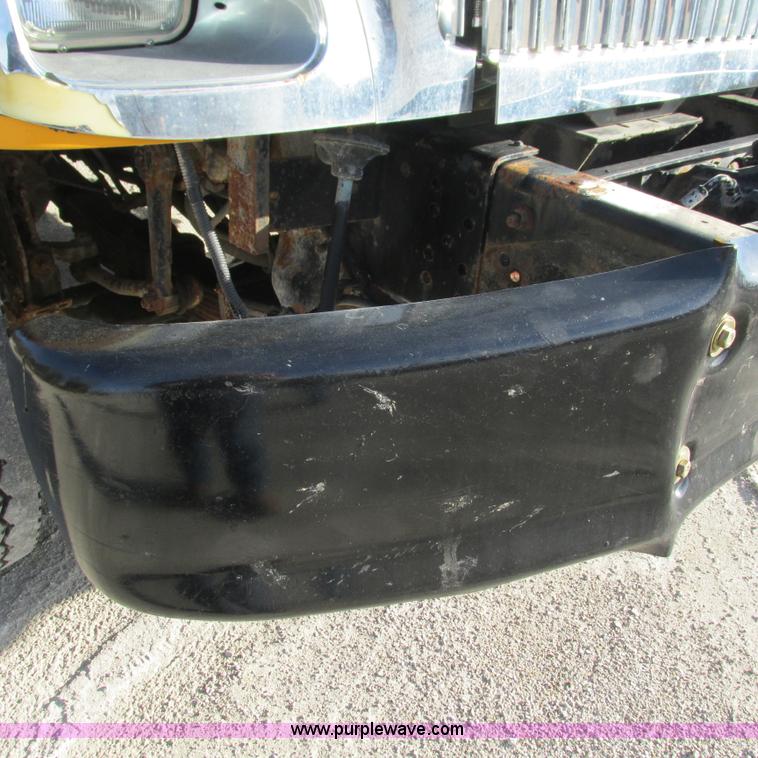 image for item L5368 2003 International 7400 dump truck