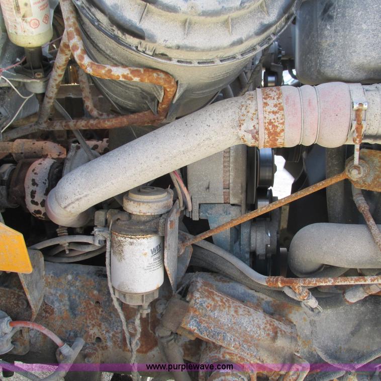 image for item L5368 2003 International 7400 dump truck