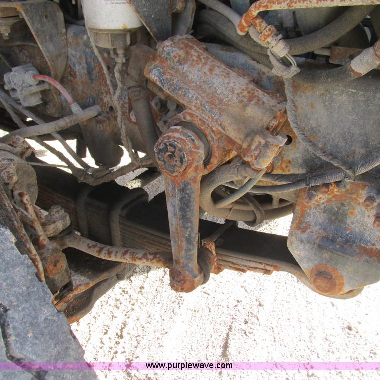 image for item L5368 2003 International 7400 dump truck