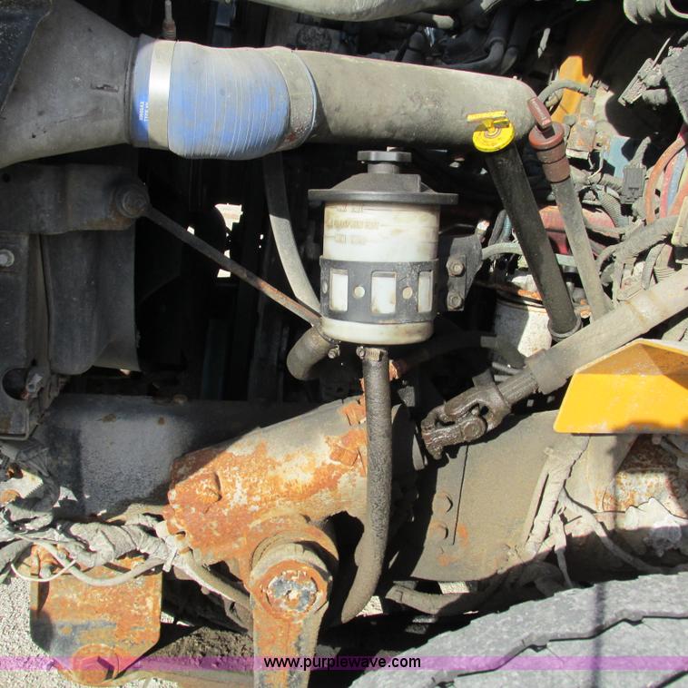 image for item L5368 2003 International 7400 dump truck