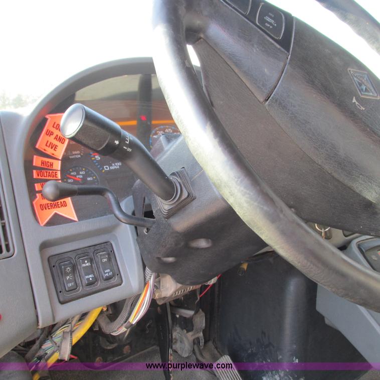 image for item L5368 2003 International 7400 dump truck