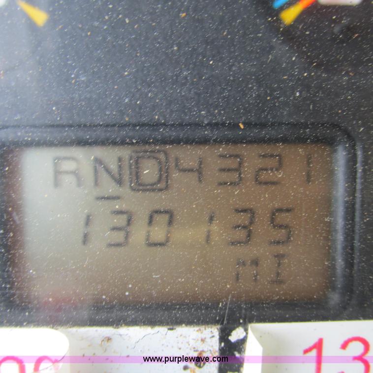 image for item L5368 2003 International 7400 dump truck