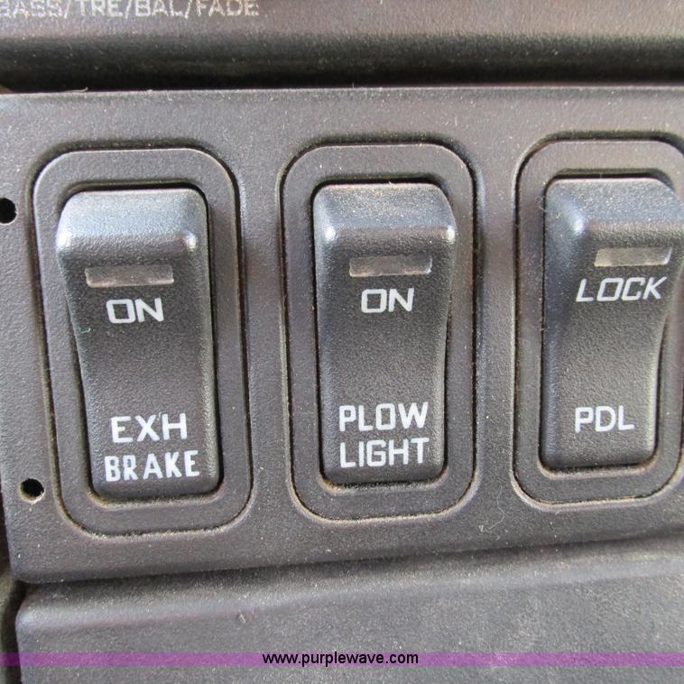 image for item L5368 2003 International 7400 dump truck