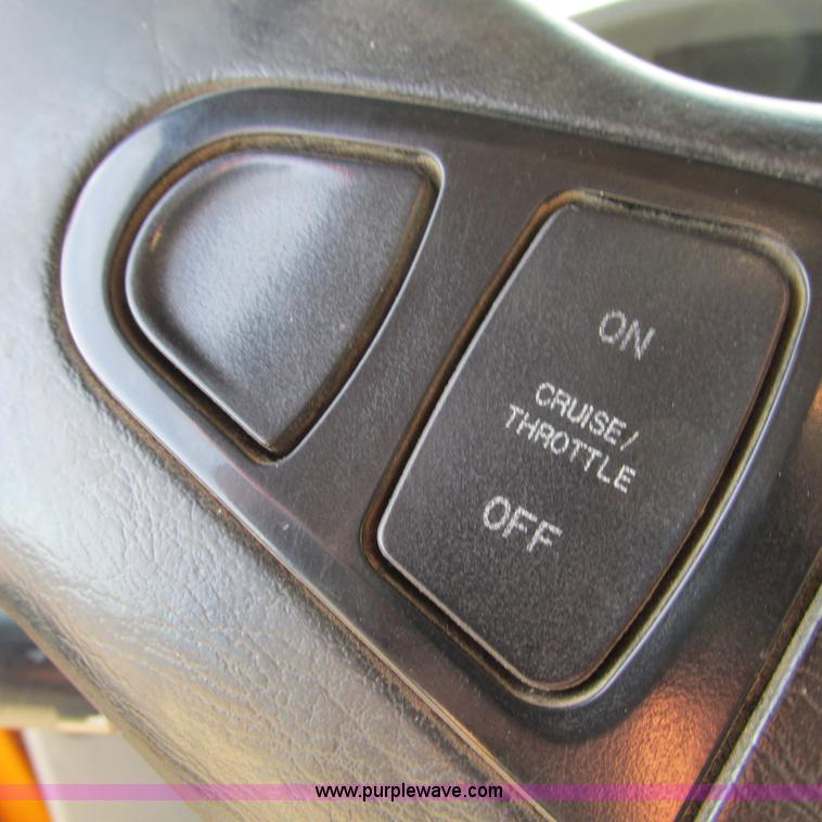 image for item L5368 2003 International 7400 dump truck