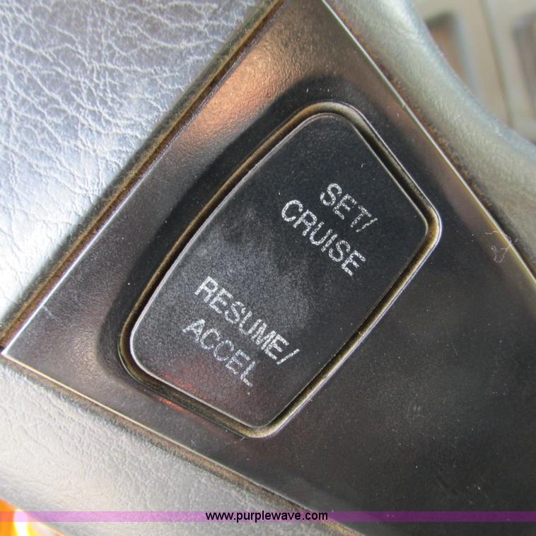 image for item L5368 2003 International 7400 dump truck