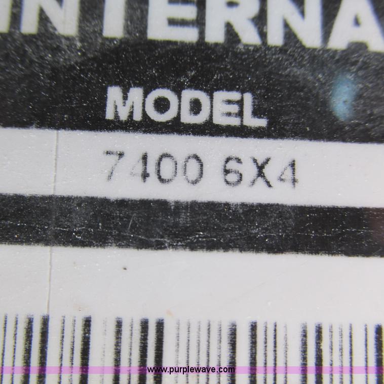 image for item L5368 2003 International 7400 dump truck