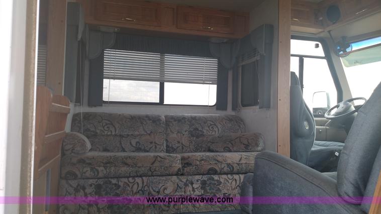 image for item L6058 1997 Ford F530 Cruise Master RV