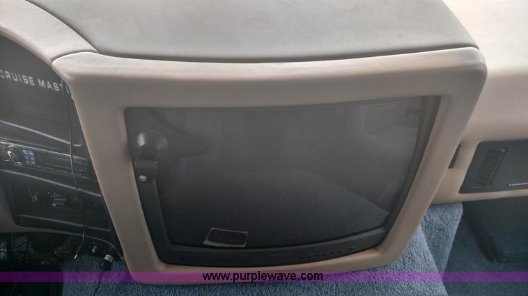 image for item L6058 1997 Ford F530 Cruise Master RV