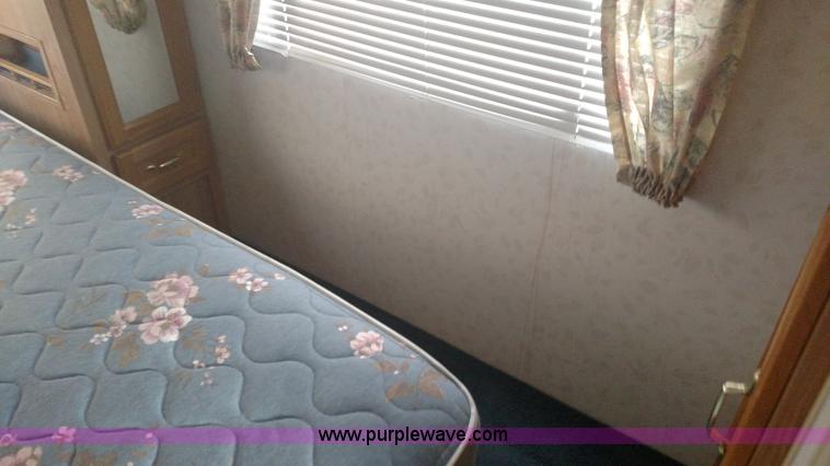 image for item L6058 1997 Ford F530 Cruise Master RV