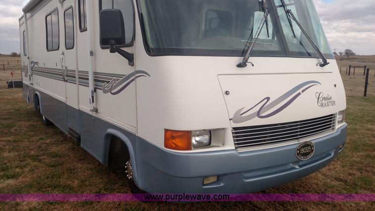 image for item L6058 1997 Ford F530 Cruise Master RV