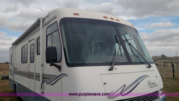image for item L6058 1997 Ford F530 Cruise Master RV