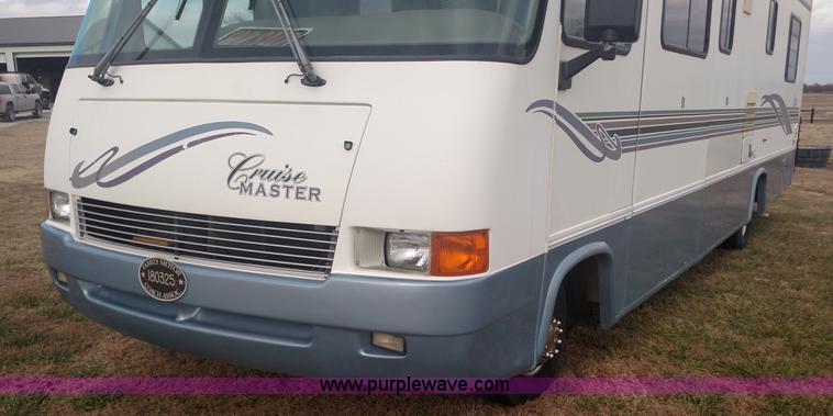 image for item L6058 1997 Ford F530 Cruise Master RV