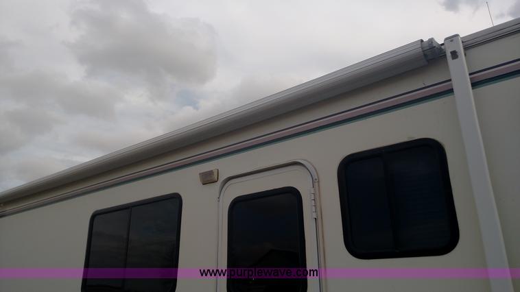 image for item L6058 1997 Ford F530 Cruise Master RV