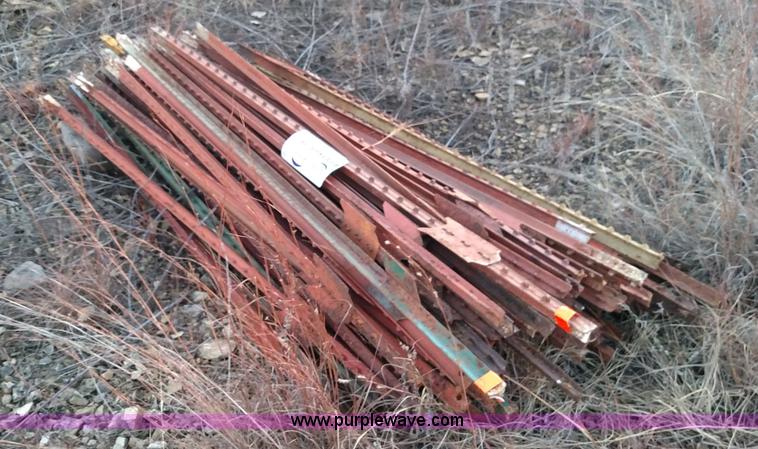 image for item L6062 (80) 5.5' t-posts