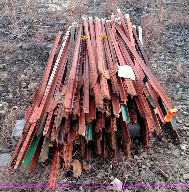 image for item L6063 (100) 6' t-posts