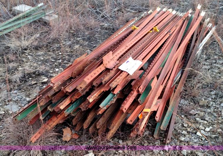 image for item L6063 (100) 6' t-posts