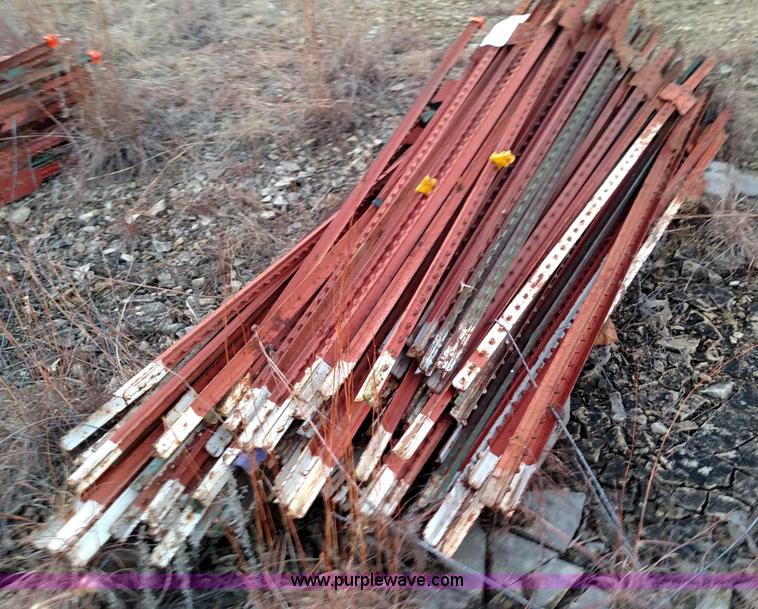 image for item L6063 (100) 6' t-posts