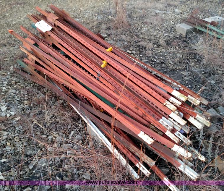 image for item L6063 (100) 6' t-posts