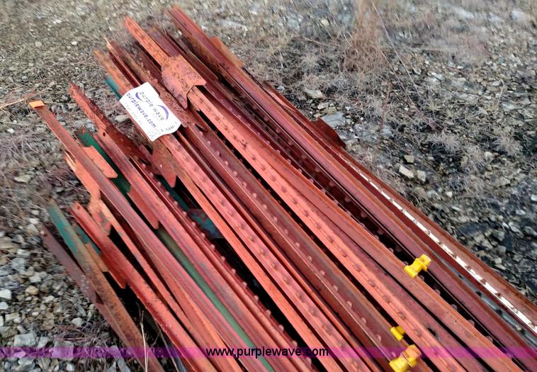 image for item L6063 (100) 6' t-posts