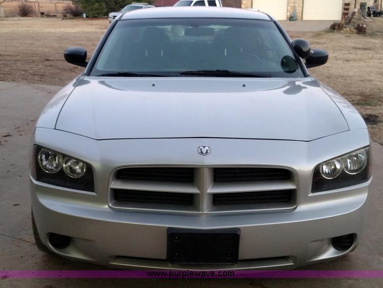 image for item L6064 2007 Dodge Charger SE