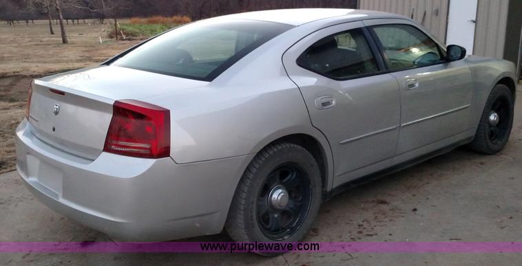 image for item L6064 2007 Dodge Charger SE