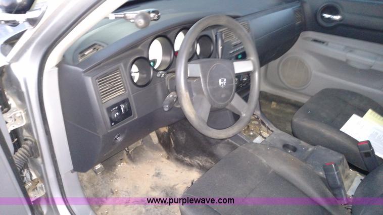 image for item L6064 2007 Dodge Charger SE