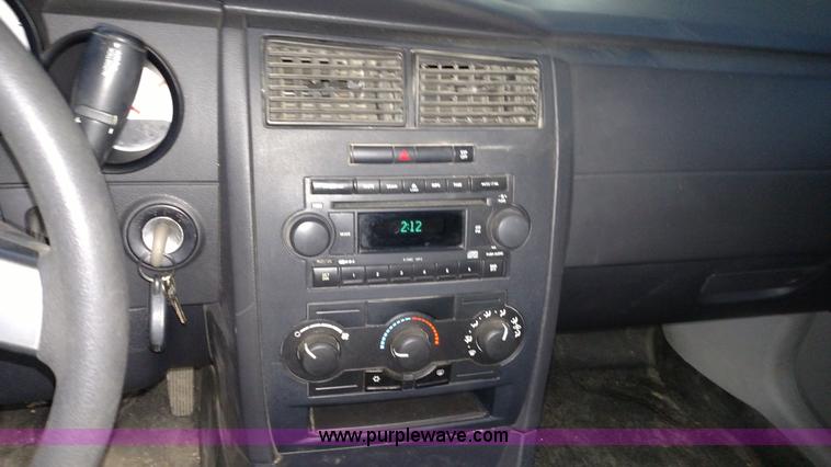 image for item L6064 2007 Dodge Charger SE