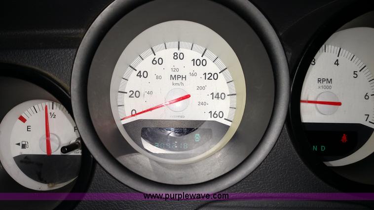 image for item L6064 2007 Dodge Charger SE