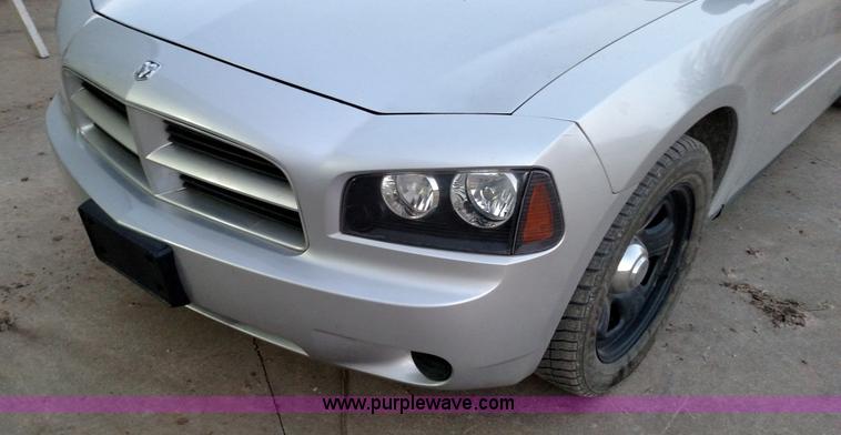 image for item L6064 2007 Dodge Charger SE