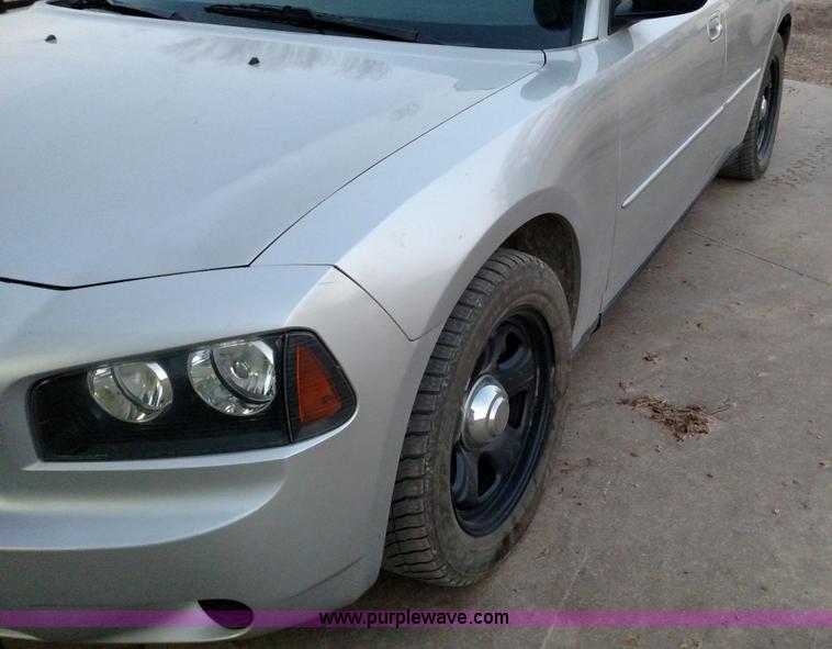 image for item L6064 2007 Dodge Charger SE