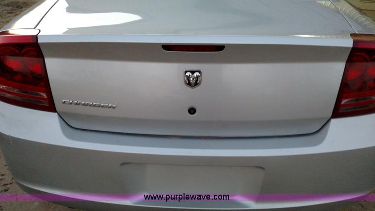 image for item L6064 2007 Dodge Charger SE