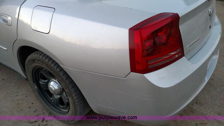 image for item L6064 2007 Dodge Charger SE