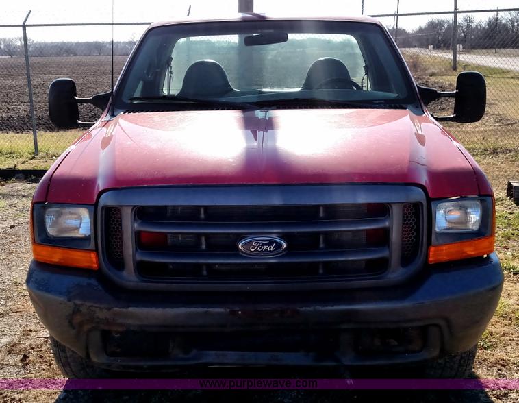 image for item L6065 1999 Ford F250 Super Duty pickup truck
