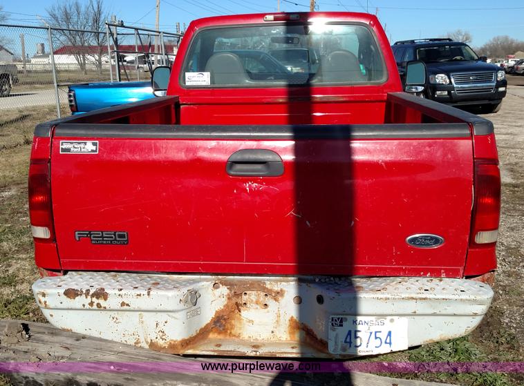 image for item L6065 1999 Ford F250 Super Duty pickup truck