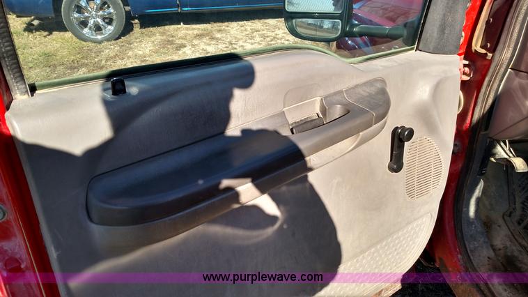 image for item L6065 1999 Ford F250 Super Duty pickup truck