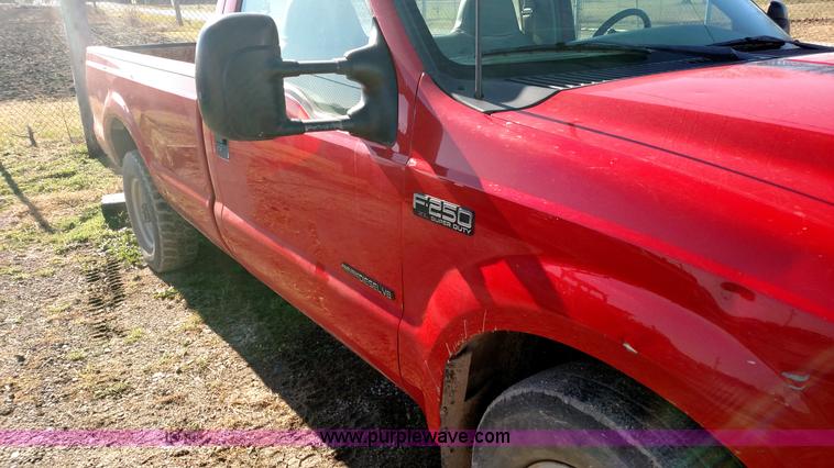 image for item L6065 1999 Ford F250 Super Duty pickup truck